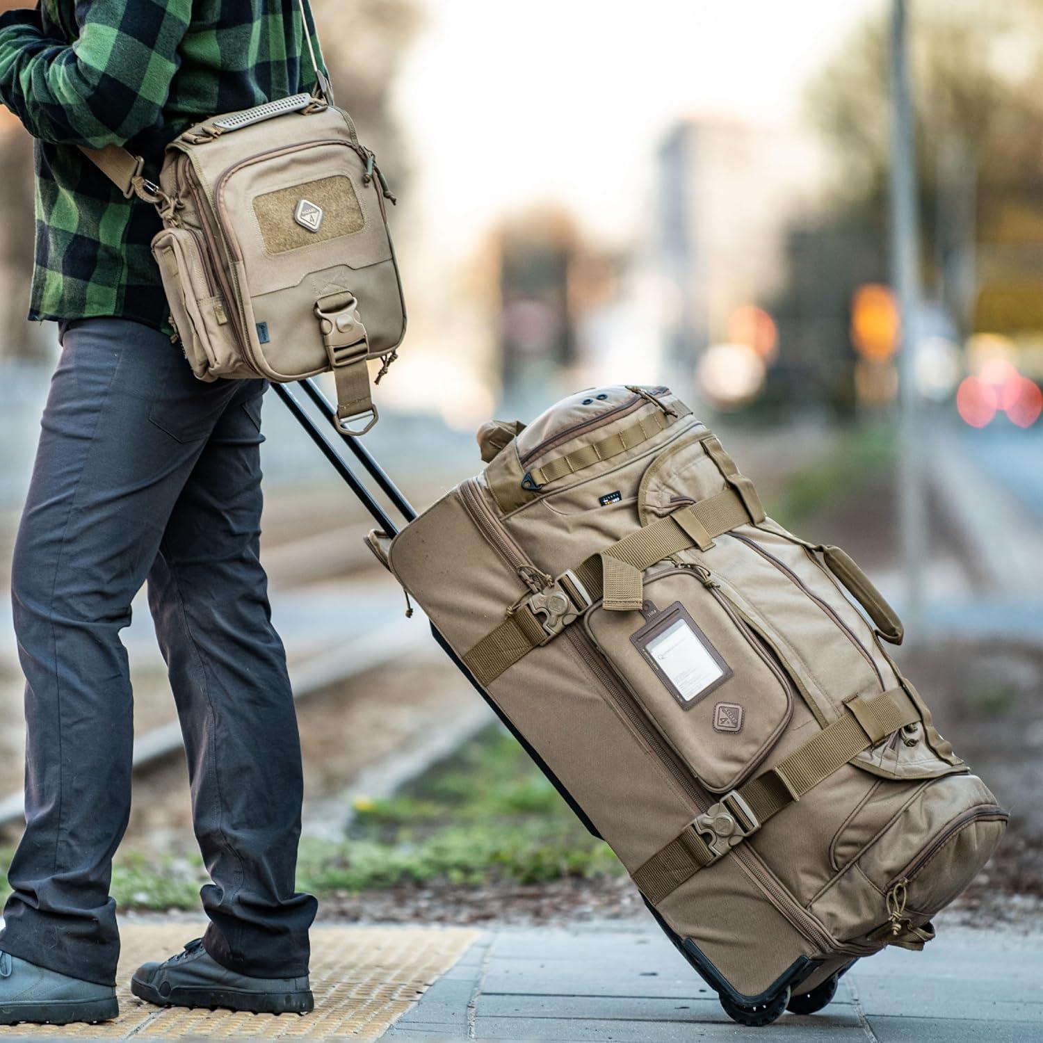 Großes Hauptfach der Duffelbag mit Laptopfach sichtbar