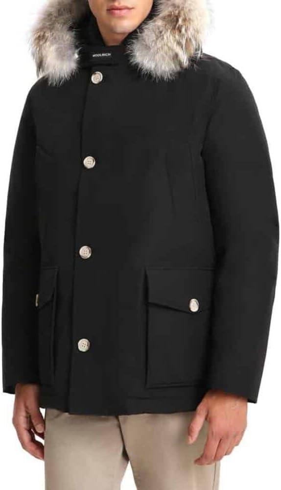 Eisiger Charme trifft urbanen Style: Unser Test zum WOOLRICH Arctic Anorak 1 Unsere Erfahrungen Mit Dem Woolrich Arctic Anorak Für Herren