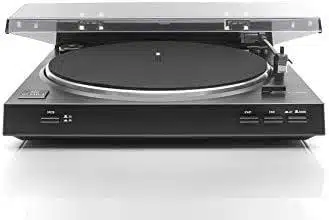 Unser Testbericht: Der Dual DT 210 Schallplattenspieler im Fokus 6 USB-Port zum Digitalisieren von Schallplatten