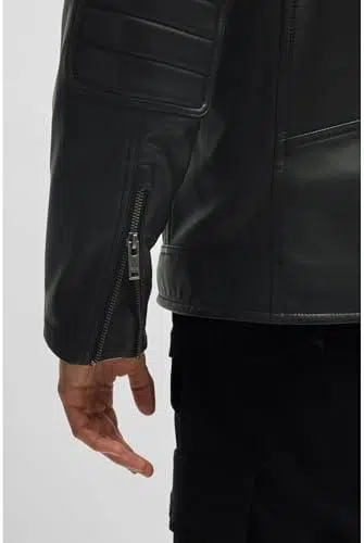 Mann Im Urbanen Stil Mit Stilvoller Schwarzer Lederjacke
