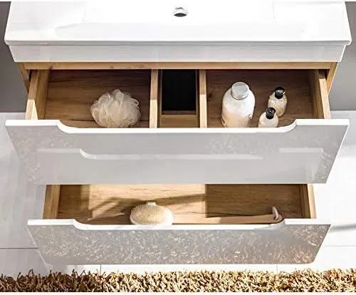 Modernes Badezimmer Mit Hochglanzmöbeln Und Holzdekor