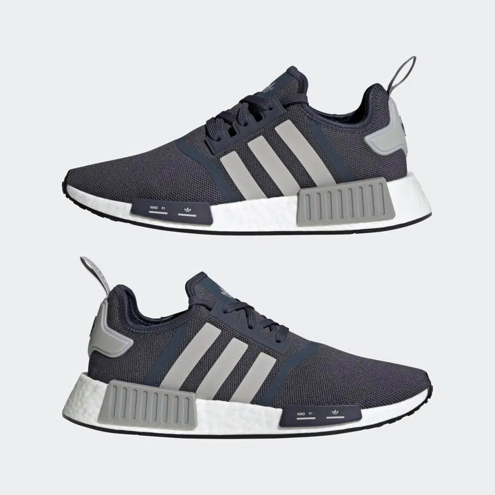 Nahaufnahme Des Klassischen Adidas Logos Auf Der Zunge Eines Sneakers
