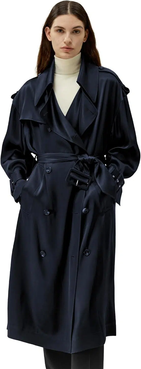 Damen-Trenchcoat Aus Hochwertiger Seide In Beige, Getragen Im Business-Look