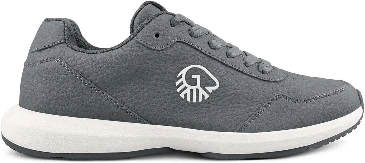 Giesswein Sneaker Damen Auf Einem Nachhaltigen Karton Ausgepackt