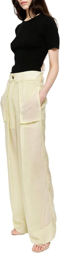✨ EUDON CHOI Carmela Hose – Die perfekte Fusion aus Kunst & Komfort 🍋 5 EUDON CHOI Carmela Hose stilvoll kombiniert mit Seidenbluse – Fashion-Inspiration
