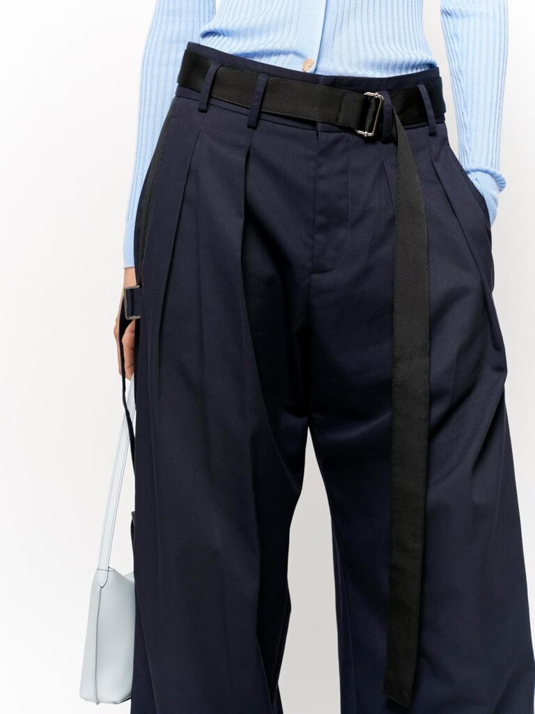 EUDON CHOI Yva Trousers – Dein stilvolles Statement 👖✨ 7 Rückansicht Der Eudon Choi Yva Trousers Mit Eleganten Gesäßtaschen Und Breitem Schnitt