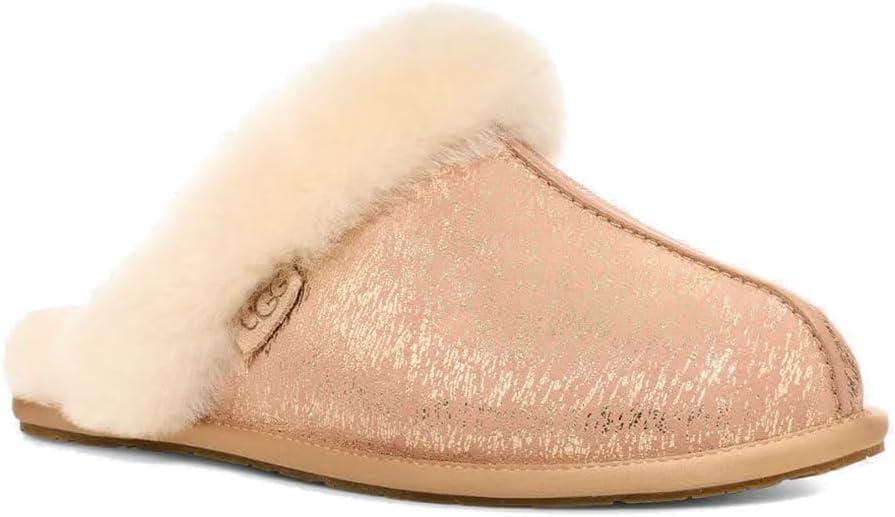 Die besten Hausschuhe für Damen: UGG Scuffette II im Test