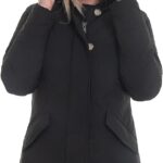 Unser Test zum Woolrich Arctic Parka: Stil trifft Funktionalität